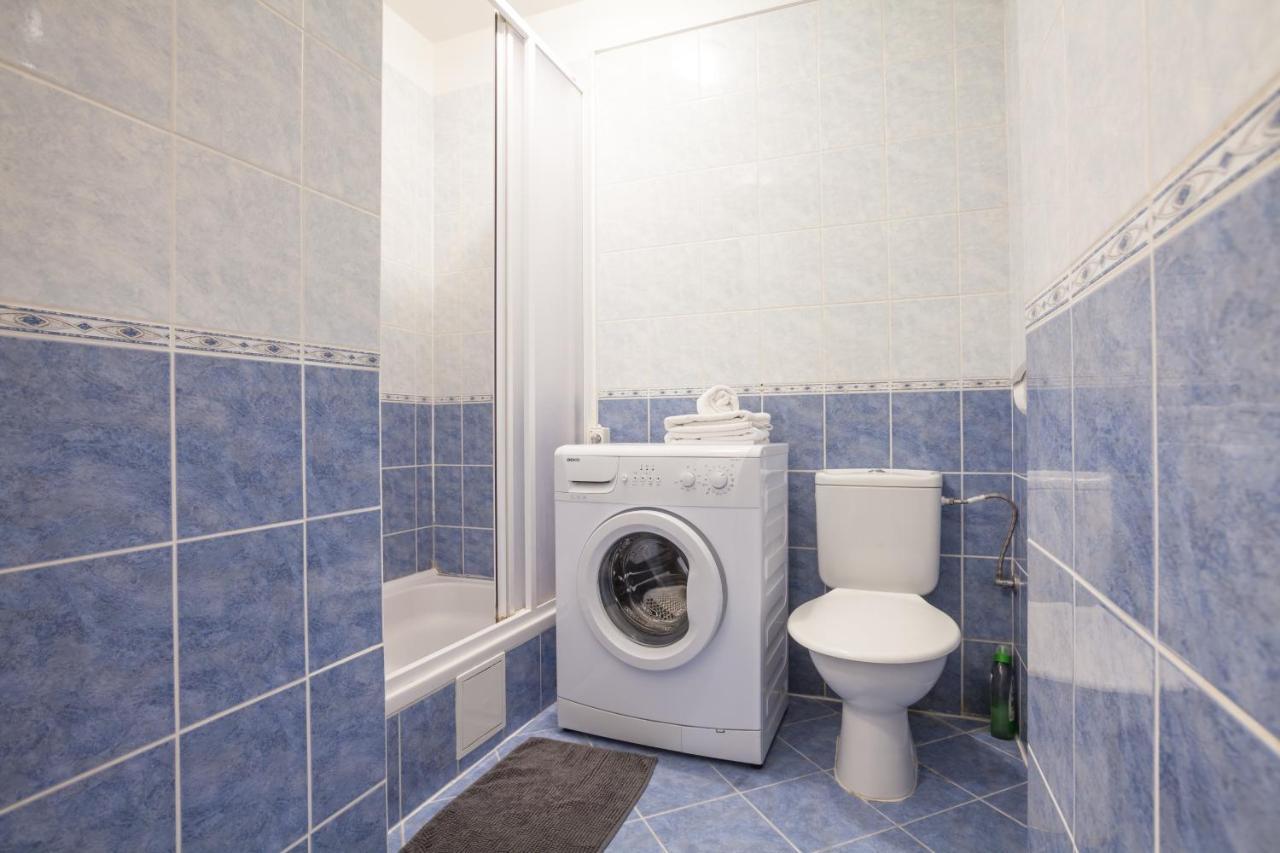 Nejedleho Apartmeet Prag Exteriör bild