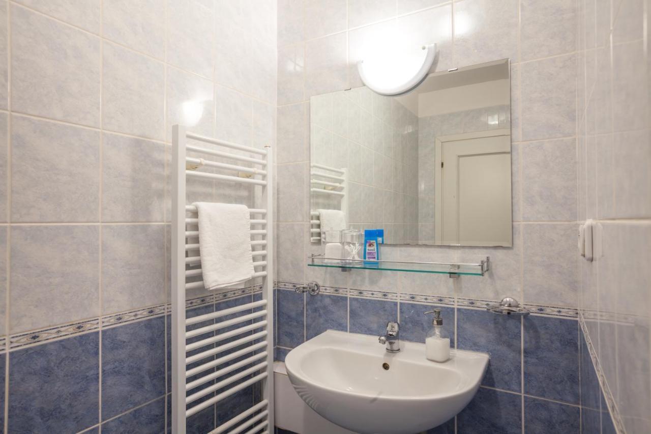 Nejedleho Apartmeet Prag Exteriör bild