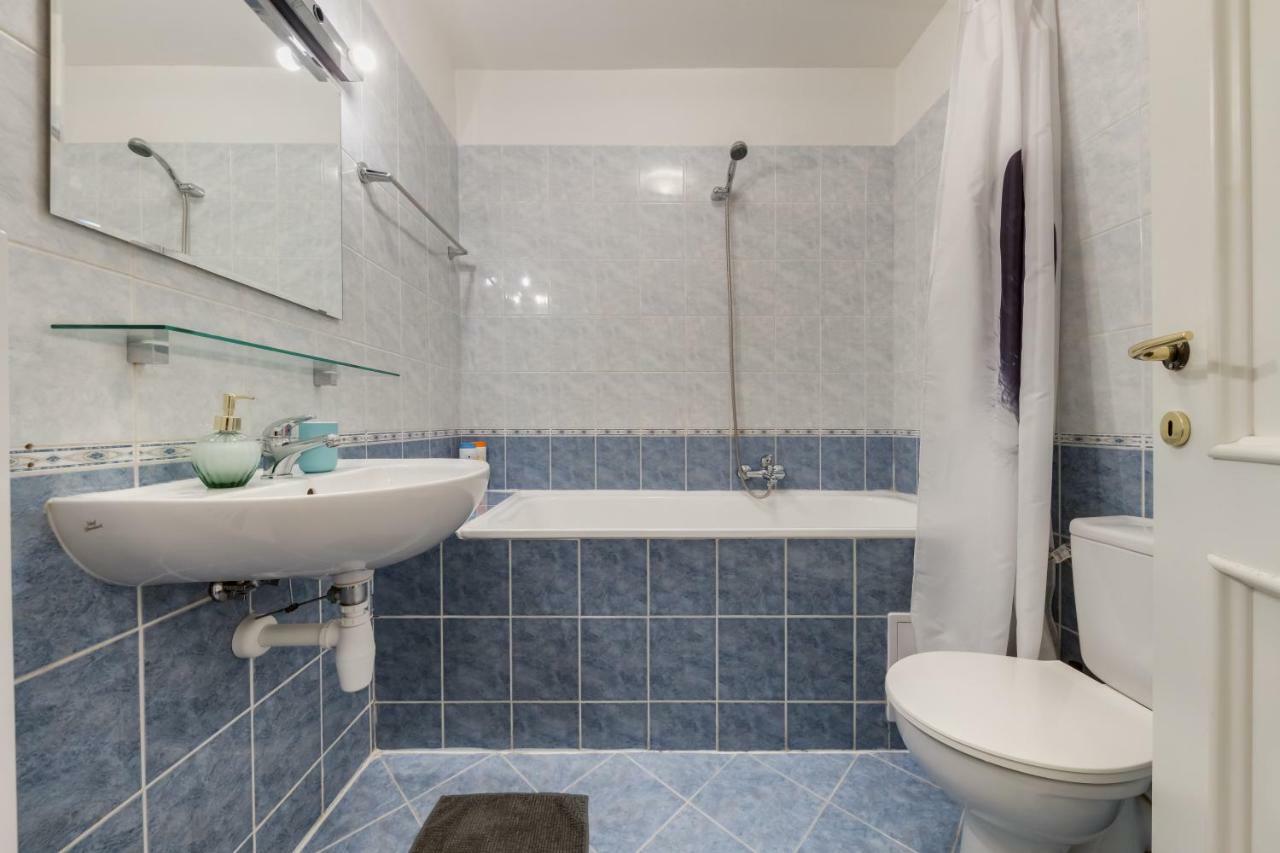 Nejedleho Apartmeet Prag Exteriör bild